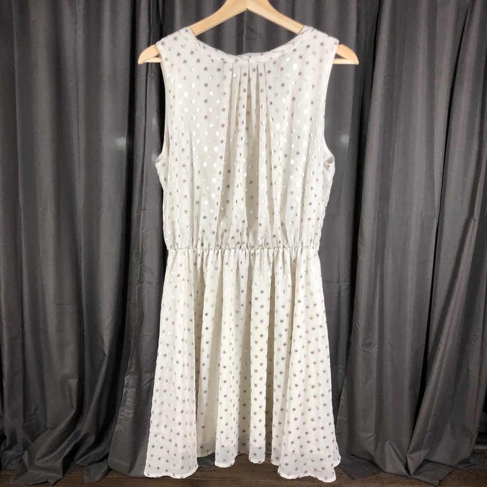 Maison Jules White Silver Dot Flowy Dress - Picture 5 of 5